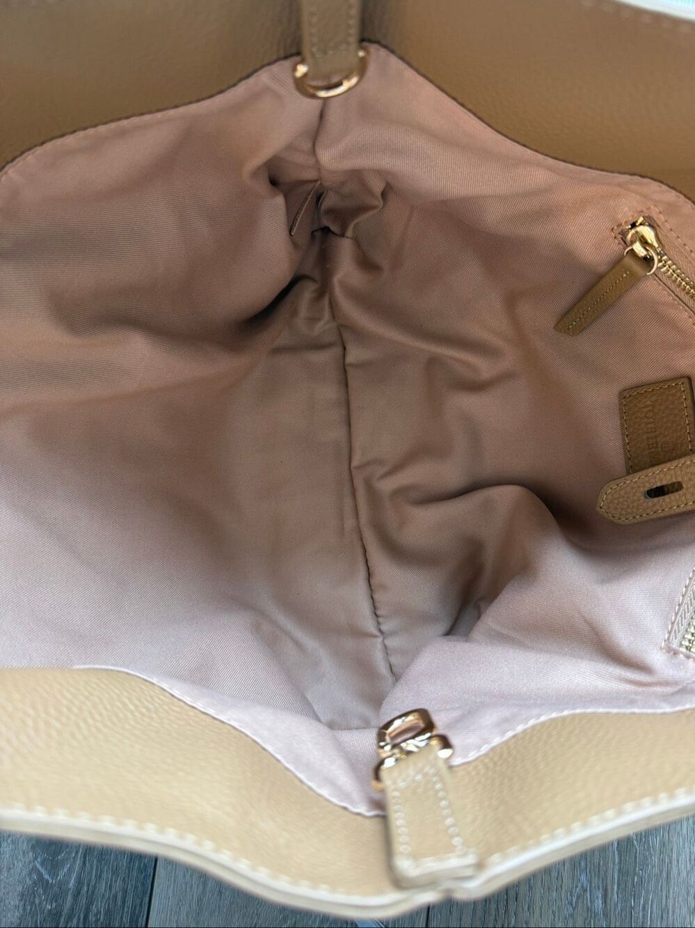 Tote Le Monde 100% Leather Milan Tote In The Color Camel Tan - Picture 9 of 12